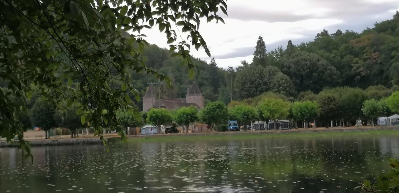 Gite Doustret Argentat Buitenkant foto